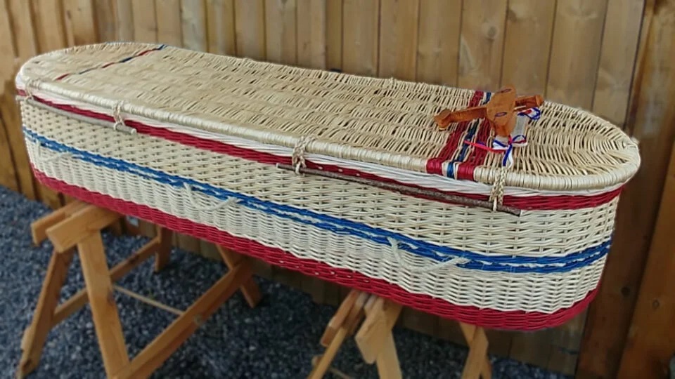 Red white and blue willow coffin
